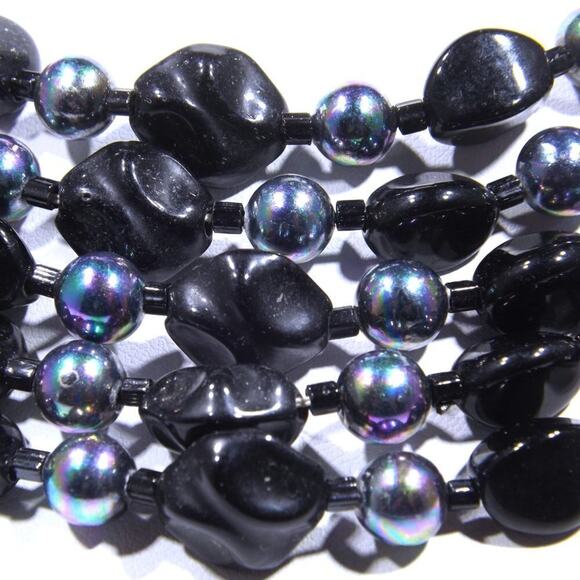 Vintage Japan Black Beaded Necklace, Iridescent Accent Beads, 1950s, 16 Inches - Picture 3 of 8
